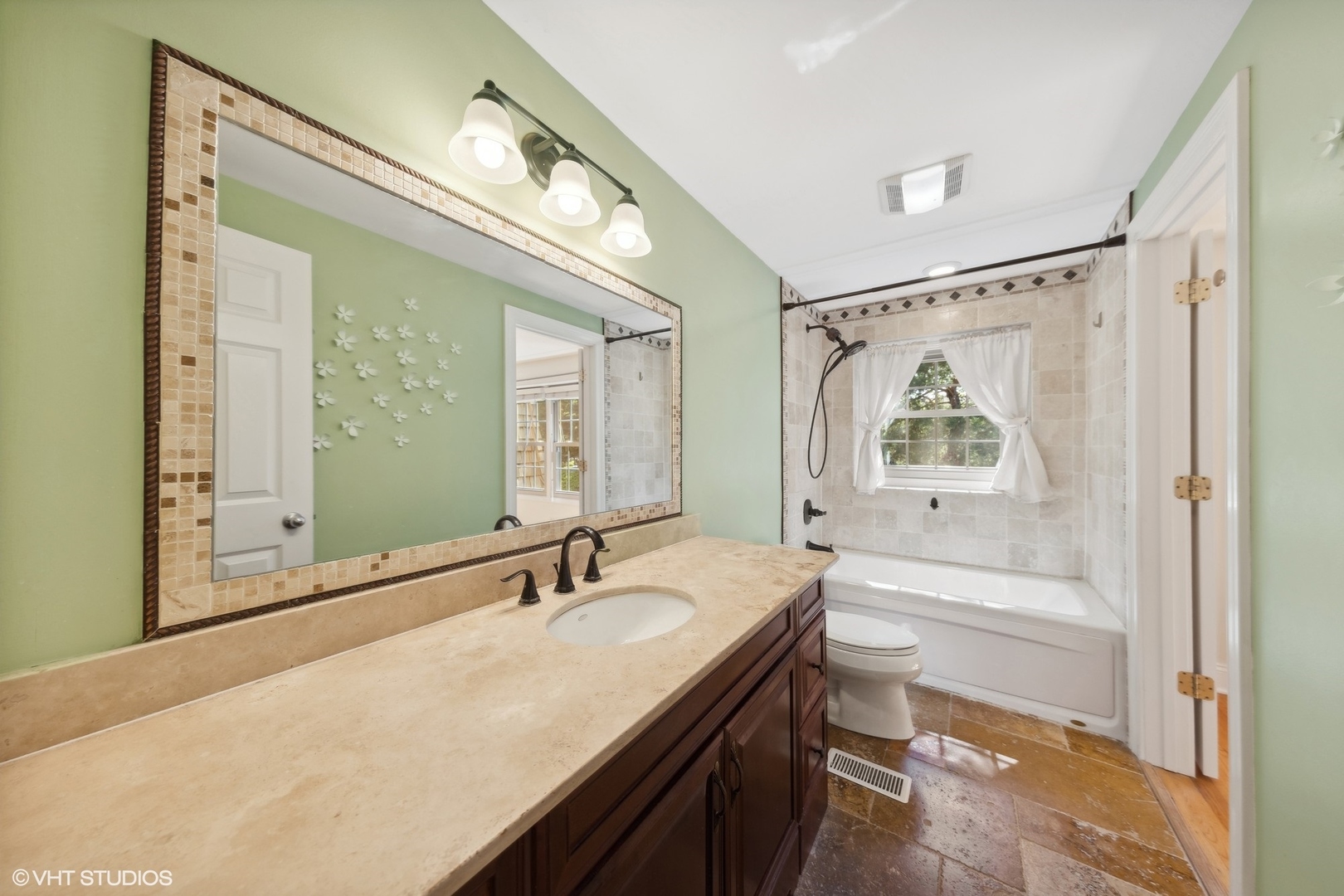 2S750 AVENUE ORLEANS