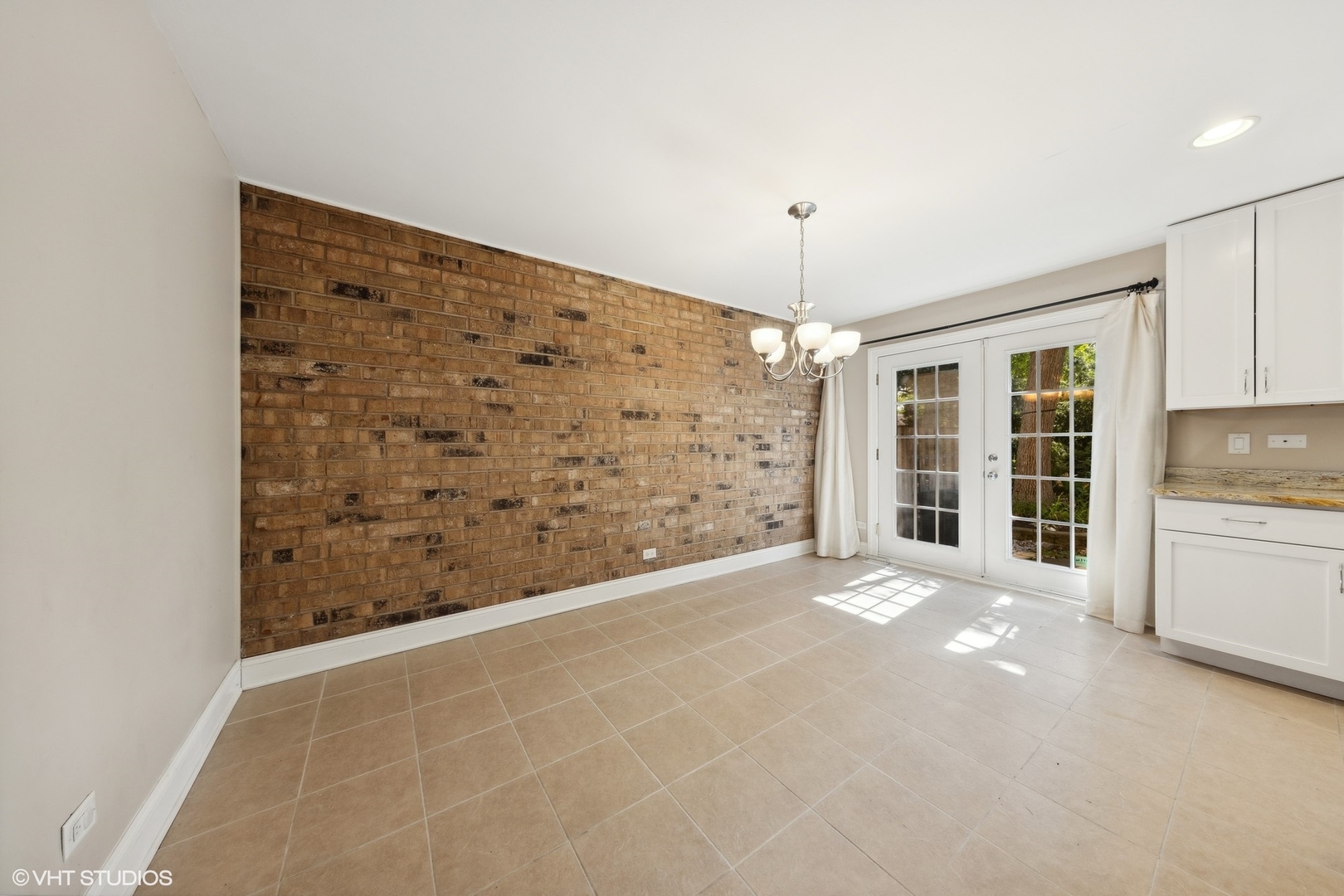 2S750 AVENUE ORLEANS