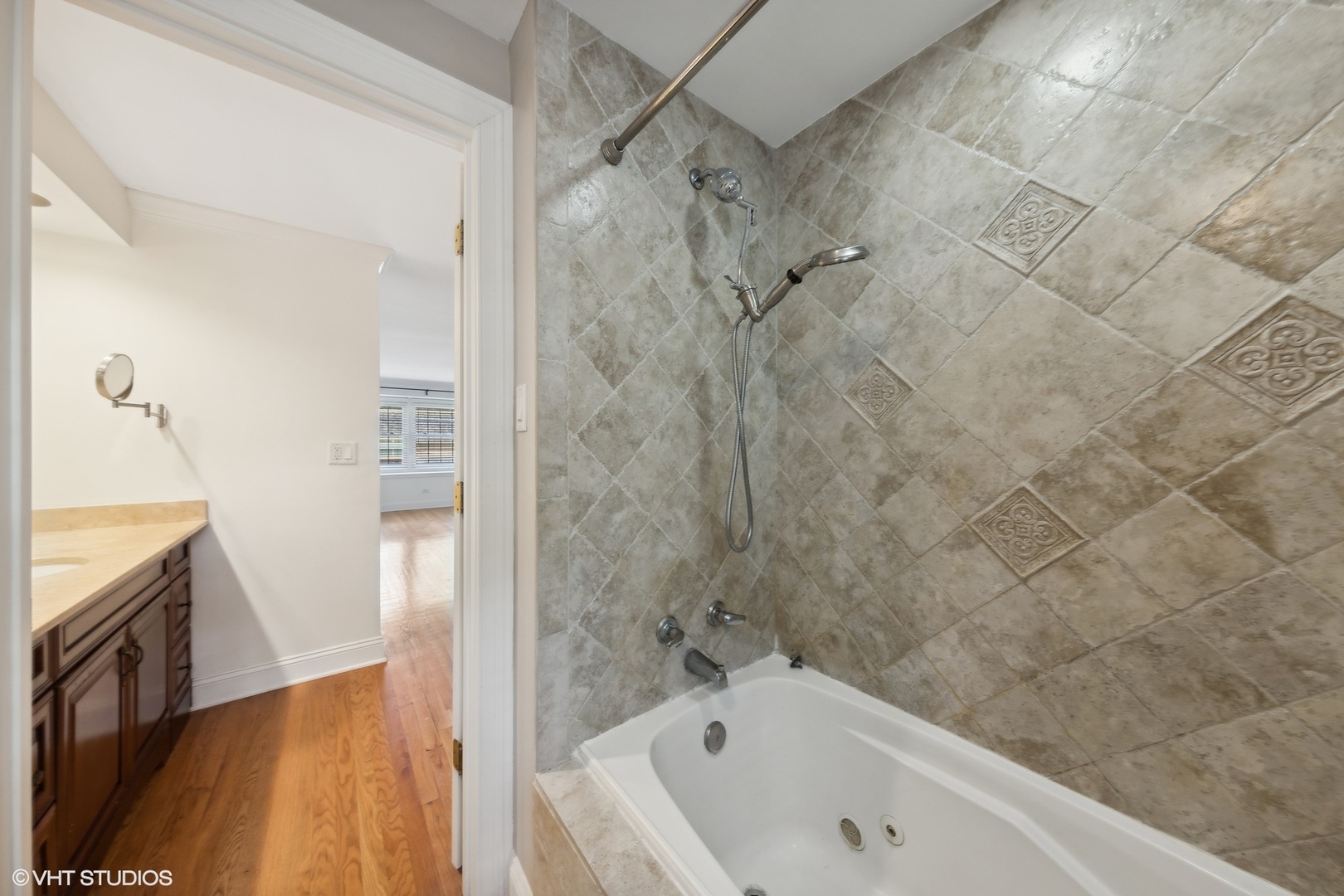 2S750 AVENUE ORLEANS