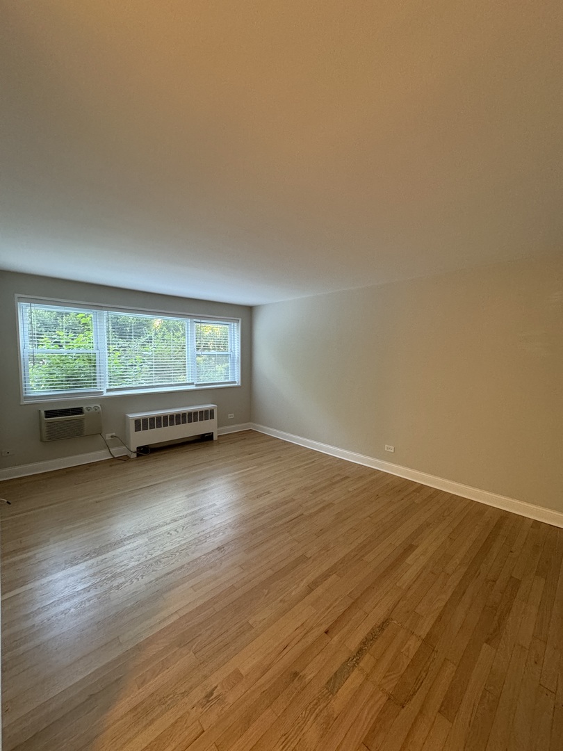 7429 N Ridge Boulevard Unit: GE