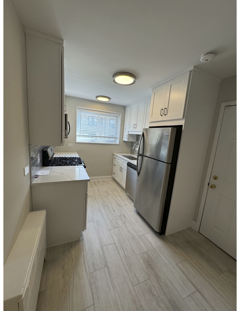7429 N Ridge Boulevard Unit: GE