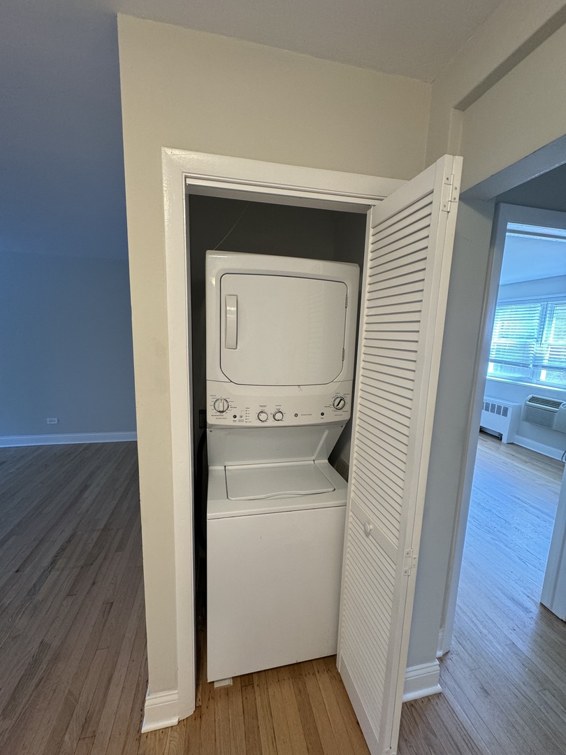 7429 N Ridge Boulevard Unit: GE