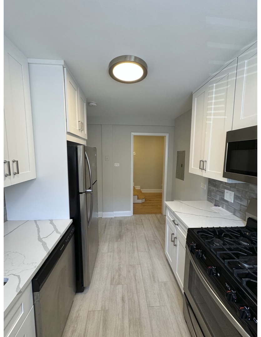 7429 N Ridge Boulevard Unit: GE