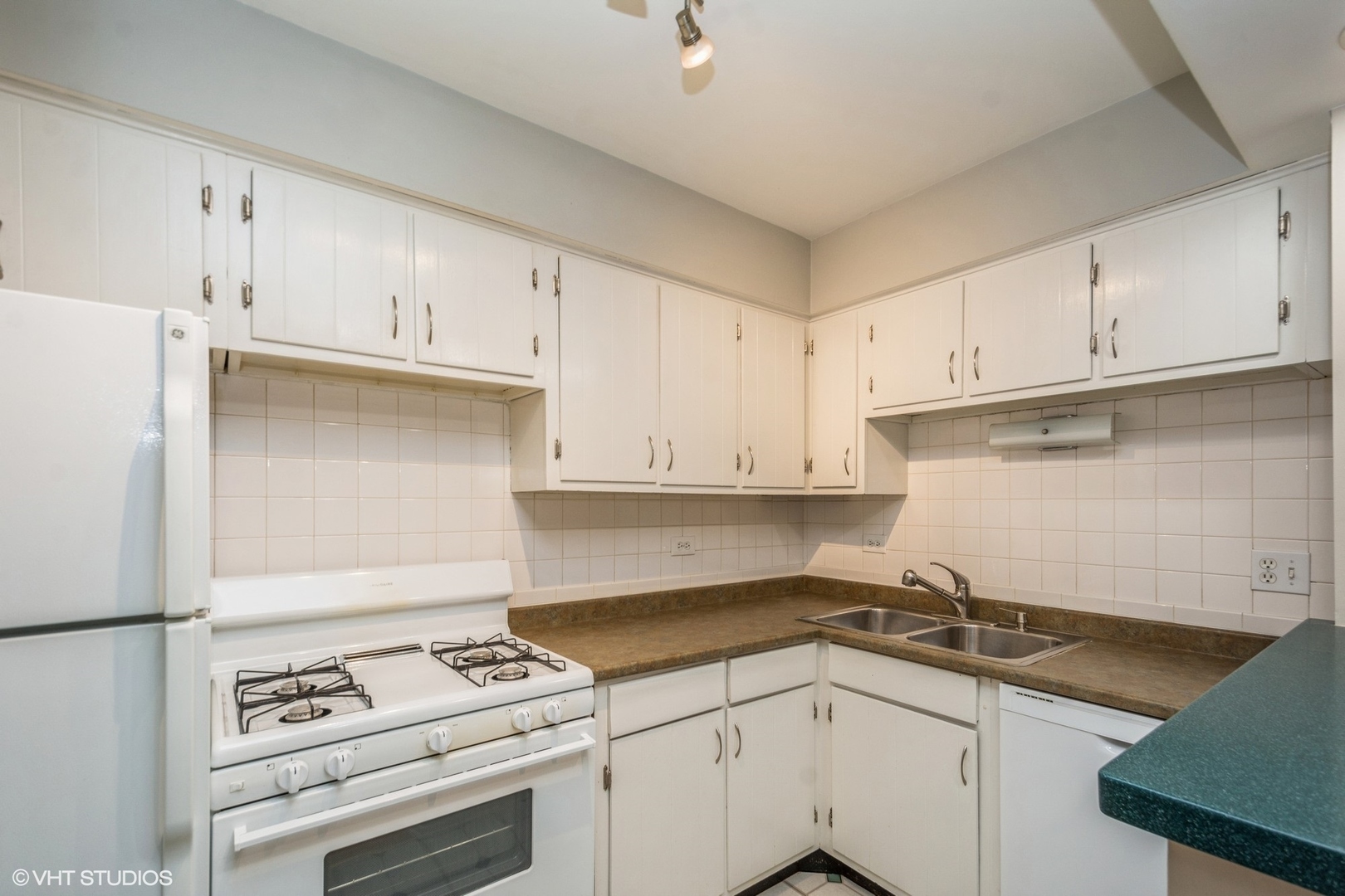 510 W Fullerton Parkway Unit: 308