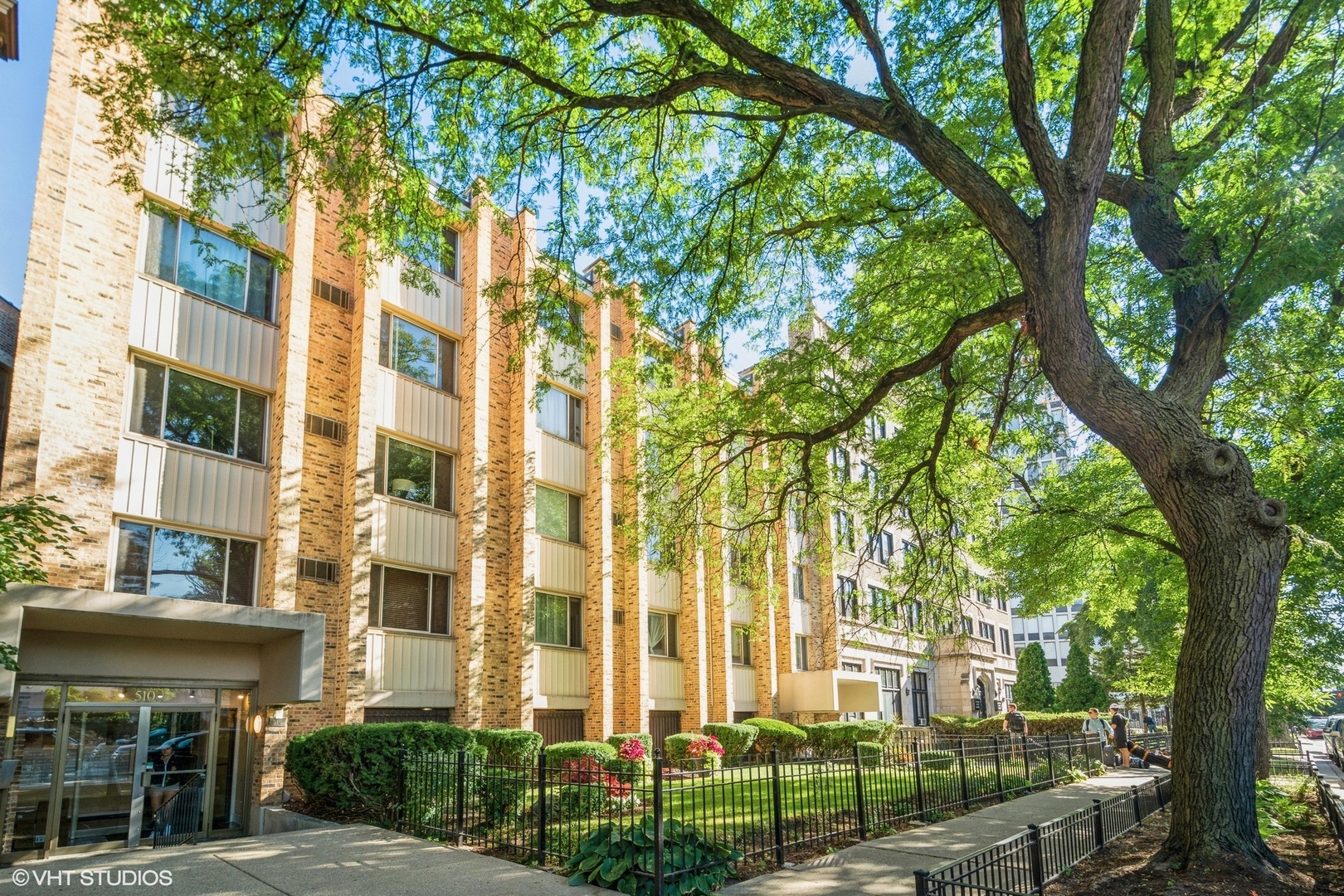 510 W Fullerton Parkway Unit: 308