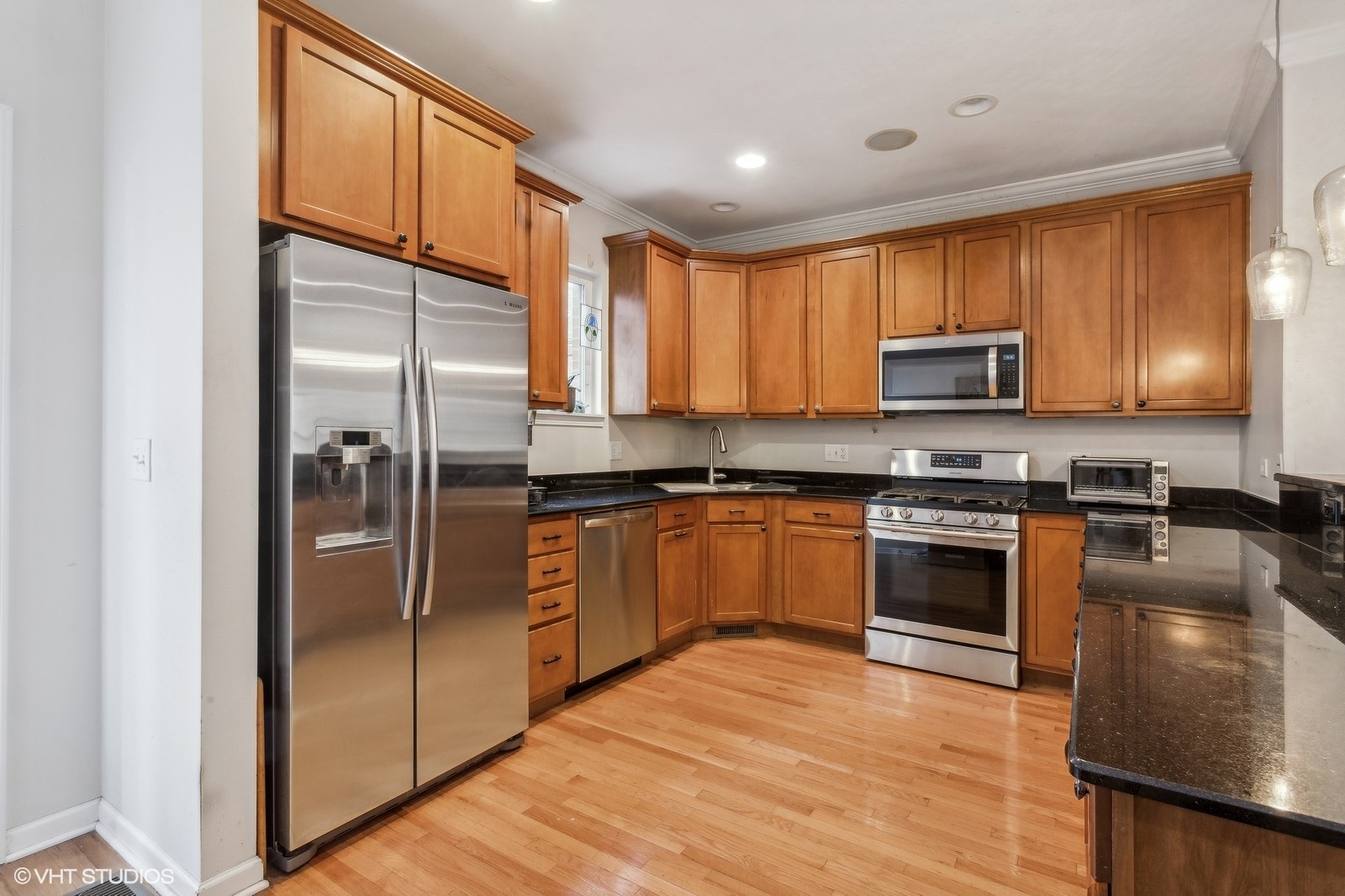 533 Chicago Avenue Unit: H