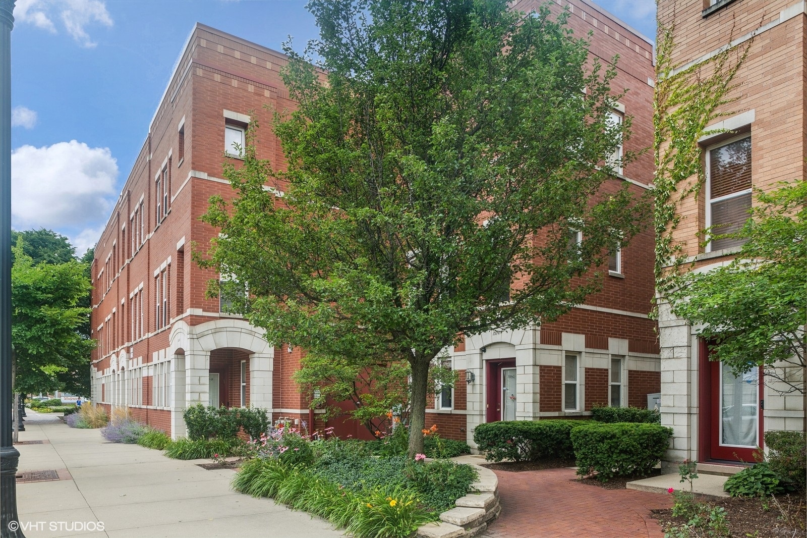 533 Chicago Avenue Unit: H