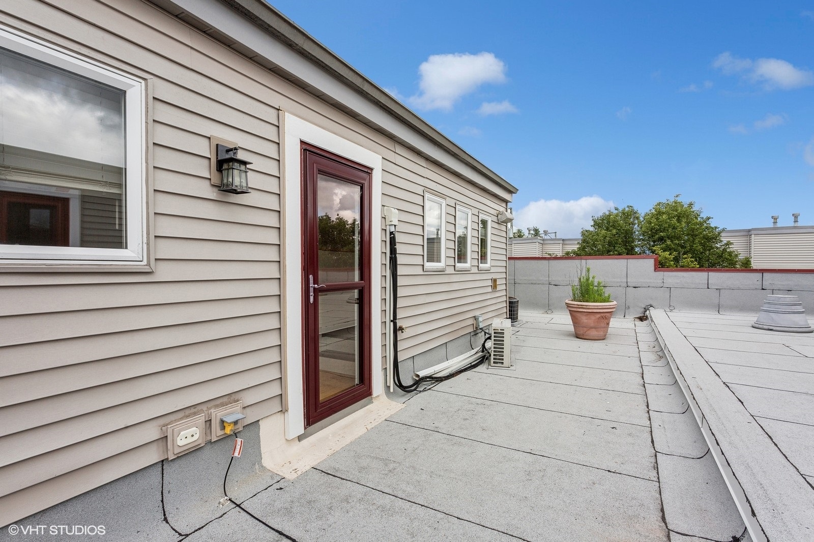 533 Chicago Avenue Unit: H