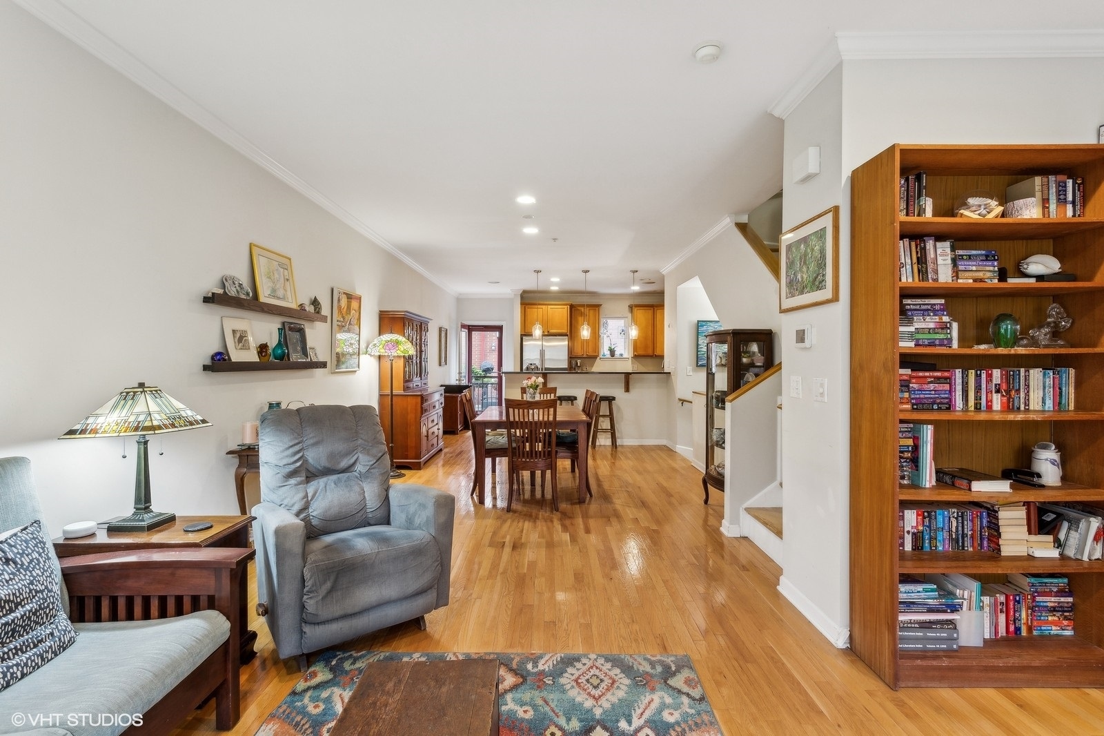 533 Chicago Avenue Unit: H