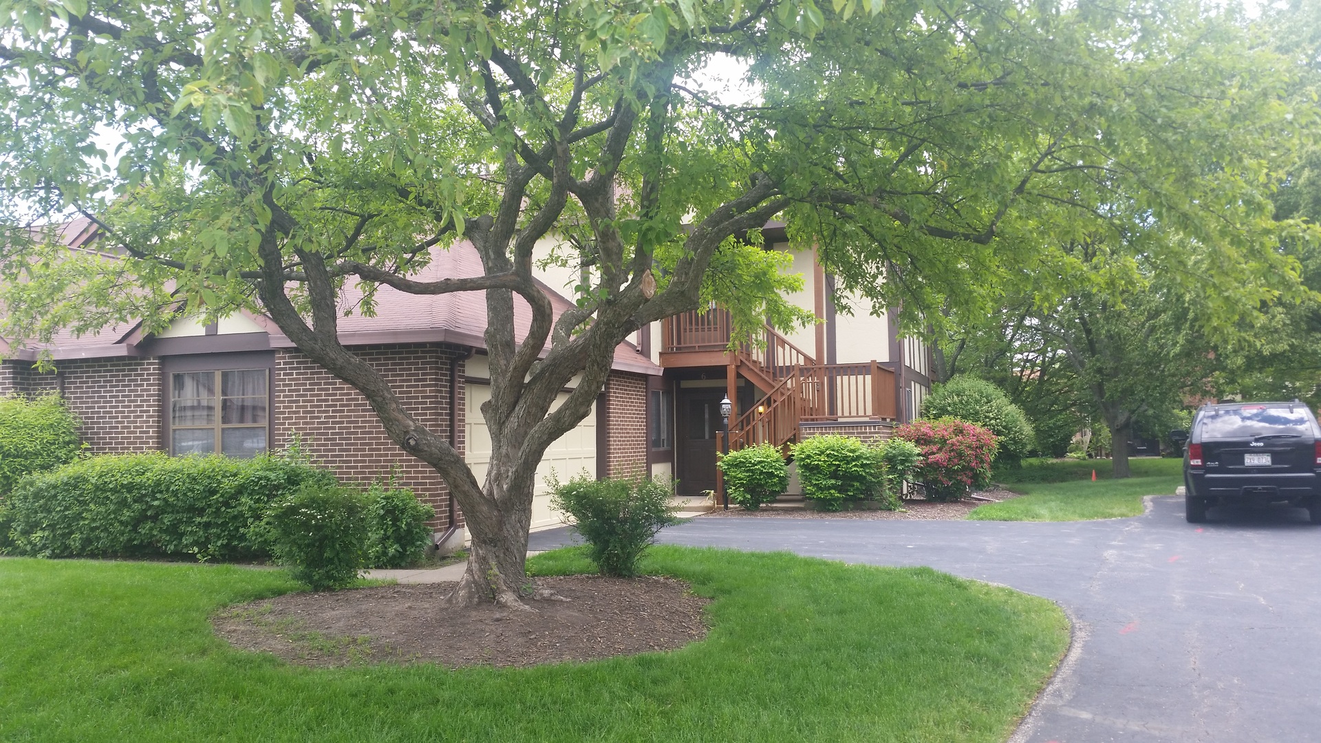 377 Sandhurst Circle Unit: 6
