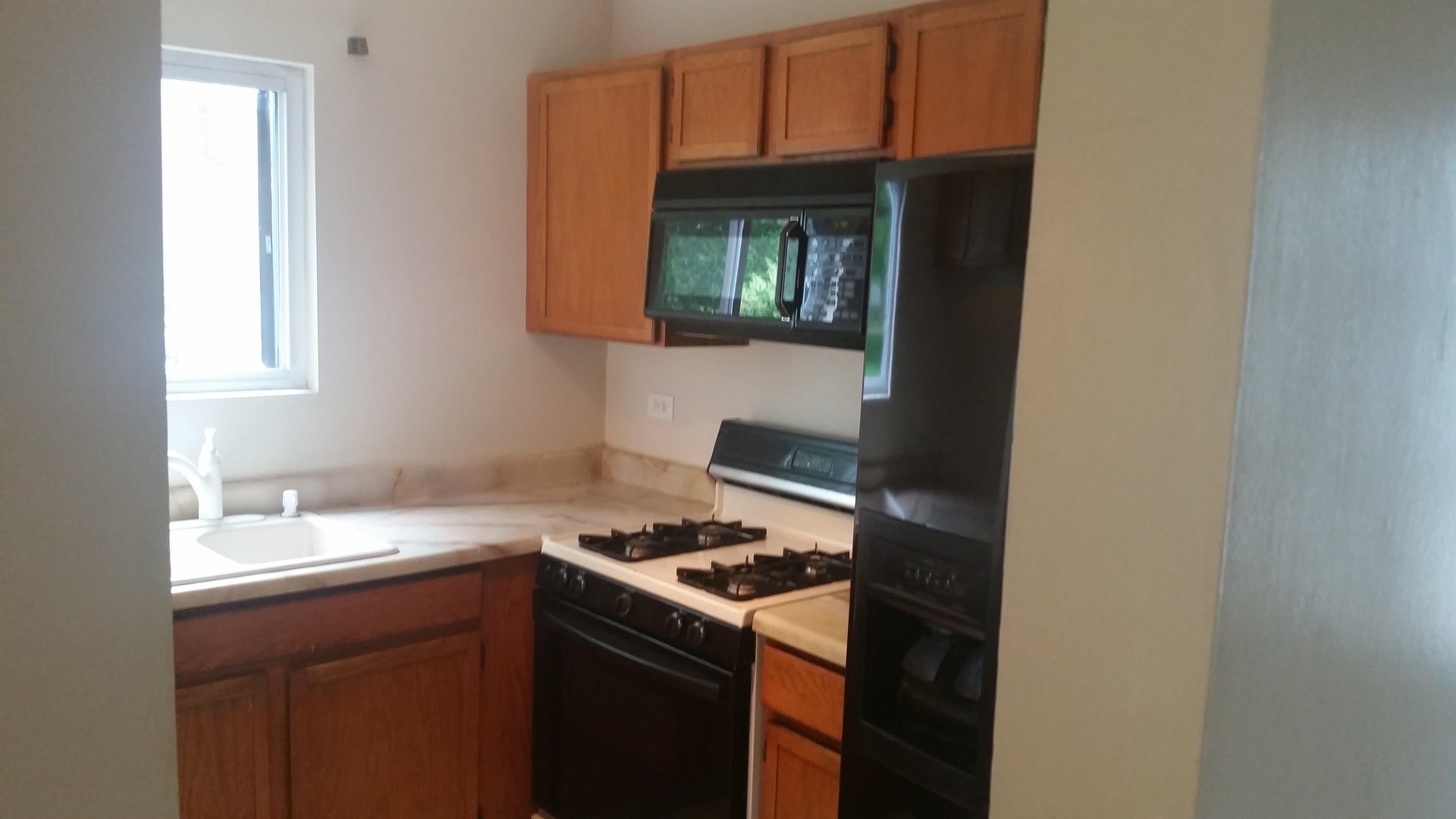 377 Sandhurst Circle Unit: 6