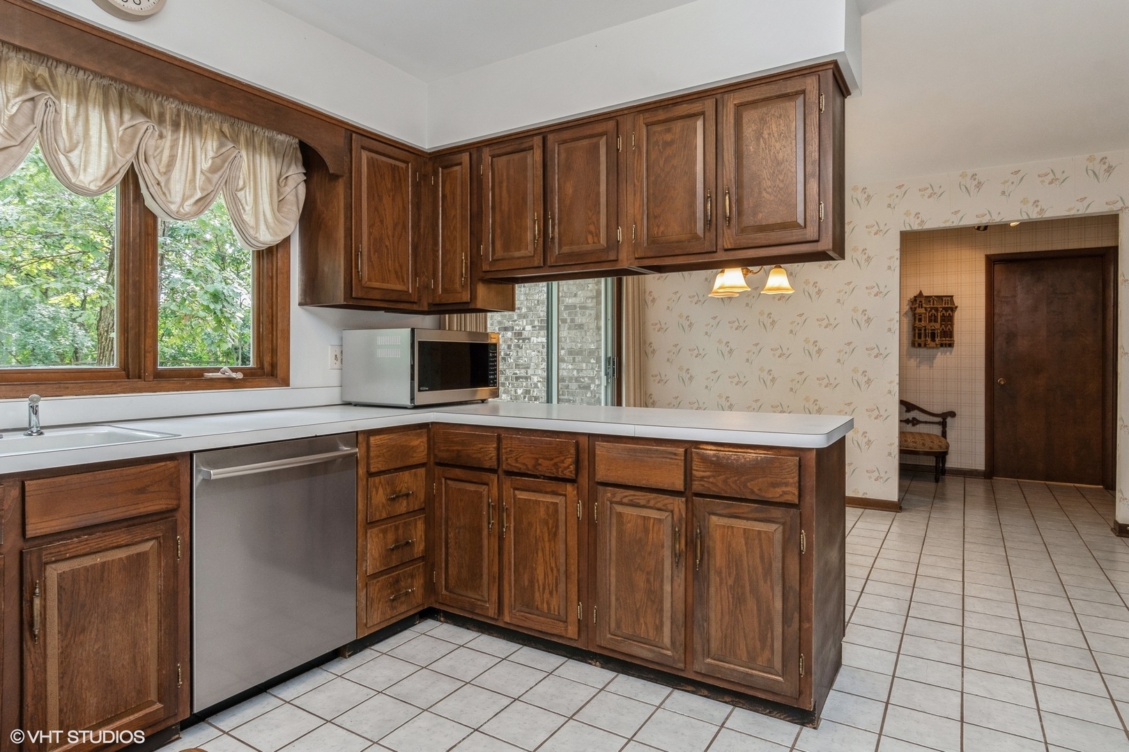16W479 Timberlake Drive