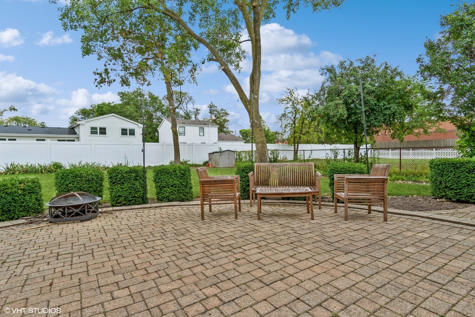 4151 Roslyn Road