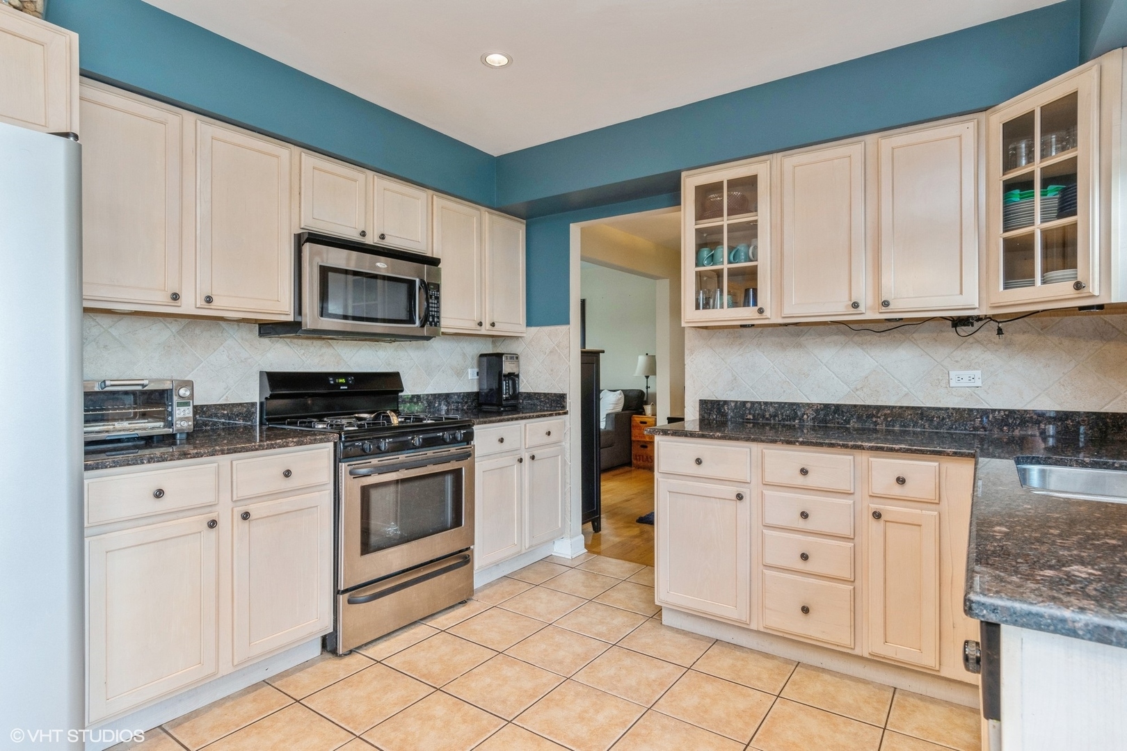 4151 Roslyn Road