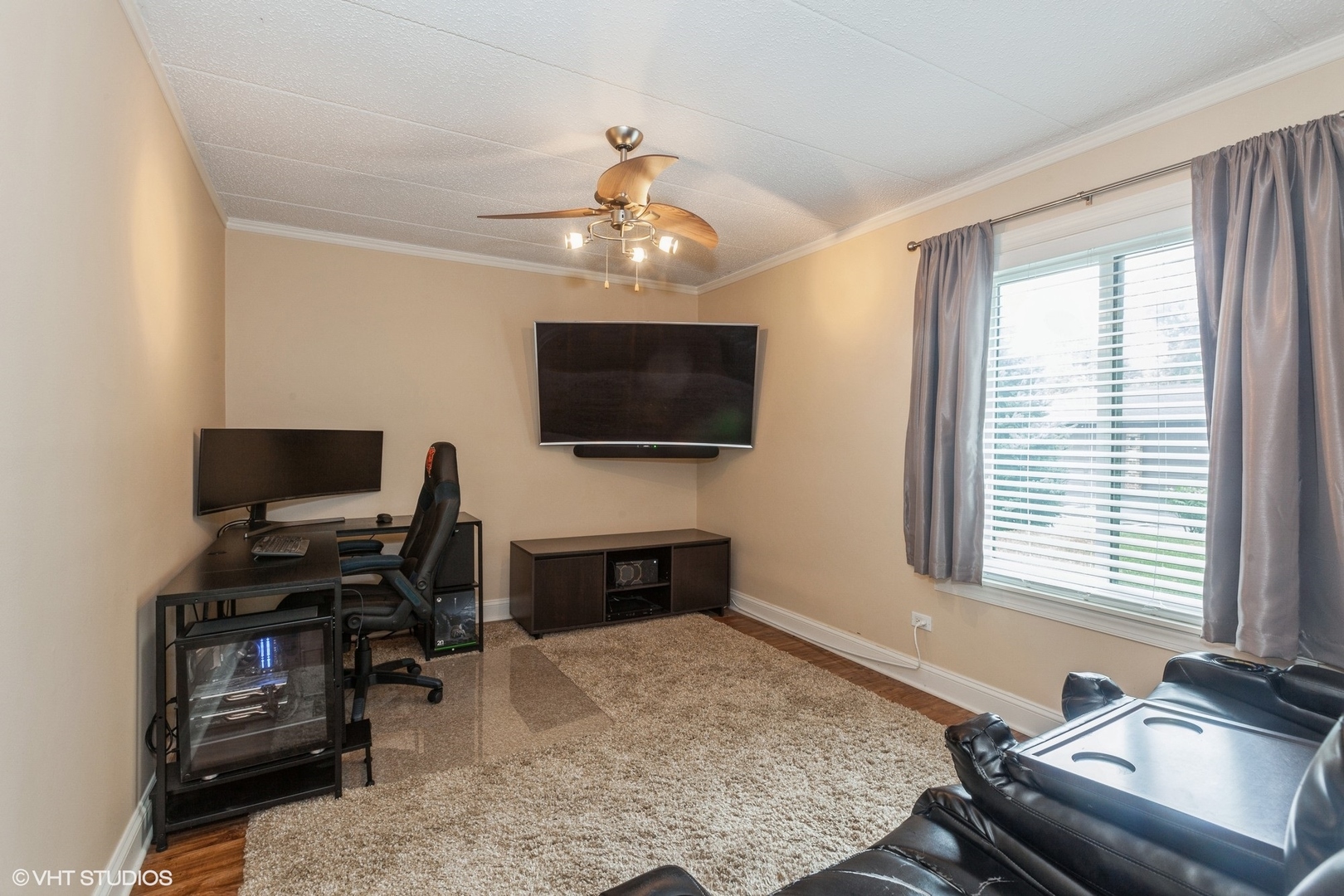 525 Cumnor Road Unit: 105E