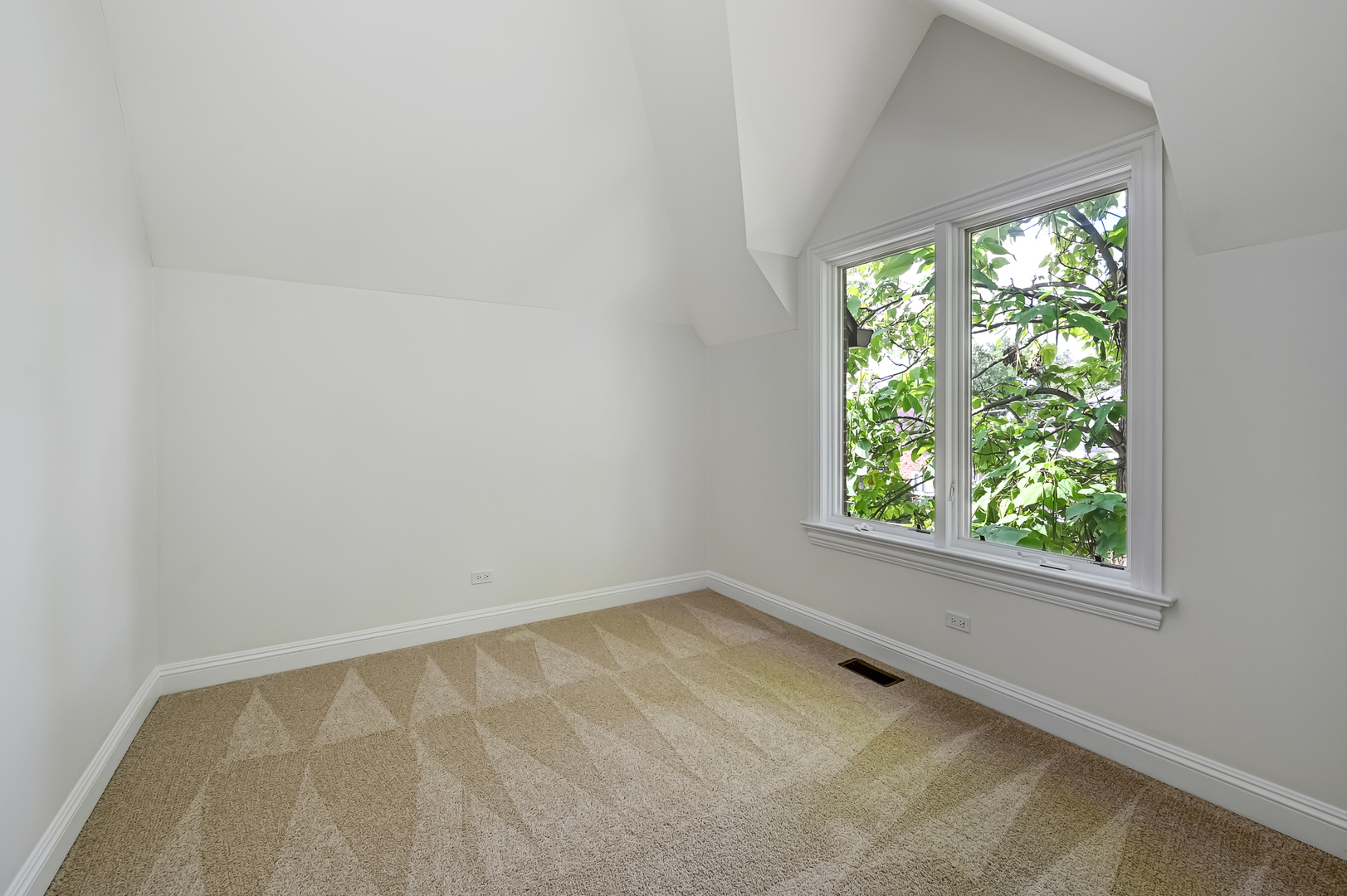 3631 FOREST Avenue Unit: A