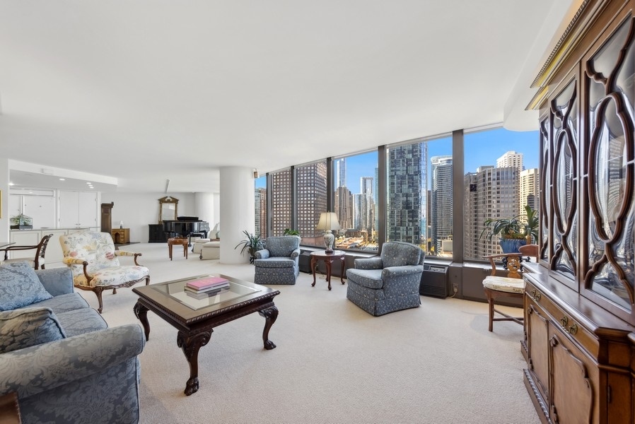 505 N Lake Shore Drive Unit: 2018-2001
