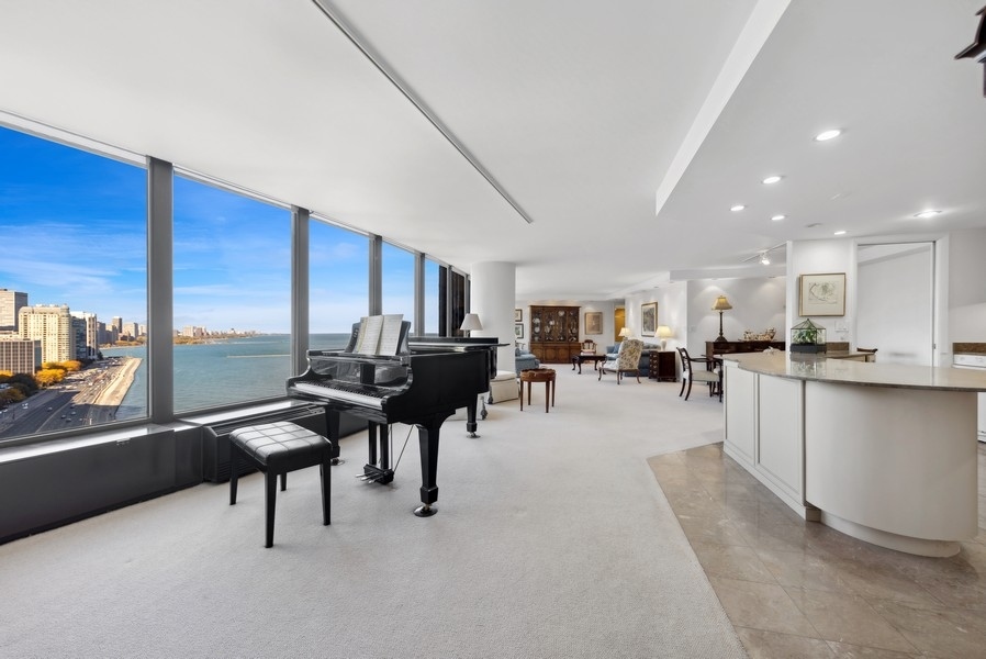 505 N Lake Shore Drive Unit: 2018-2001