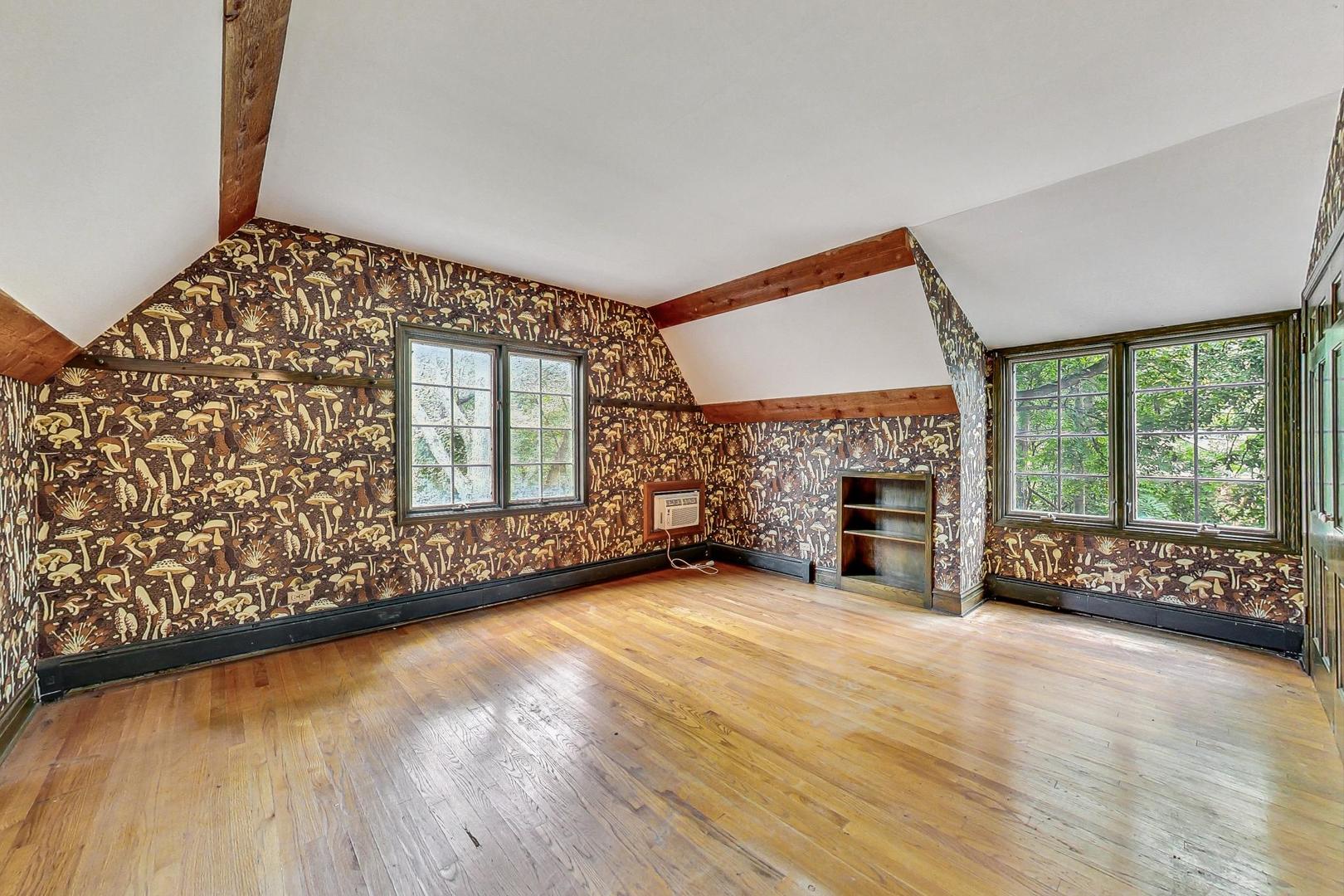 2161 W 116th Place