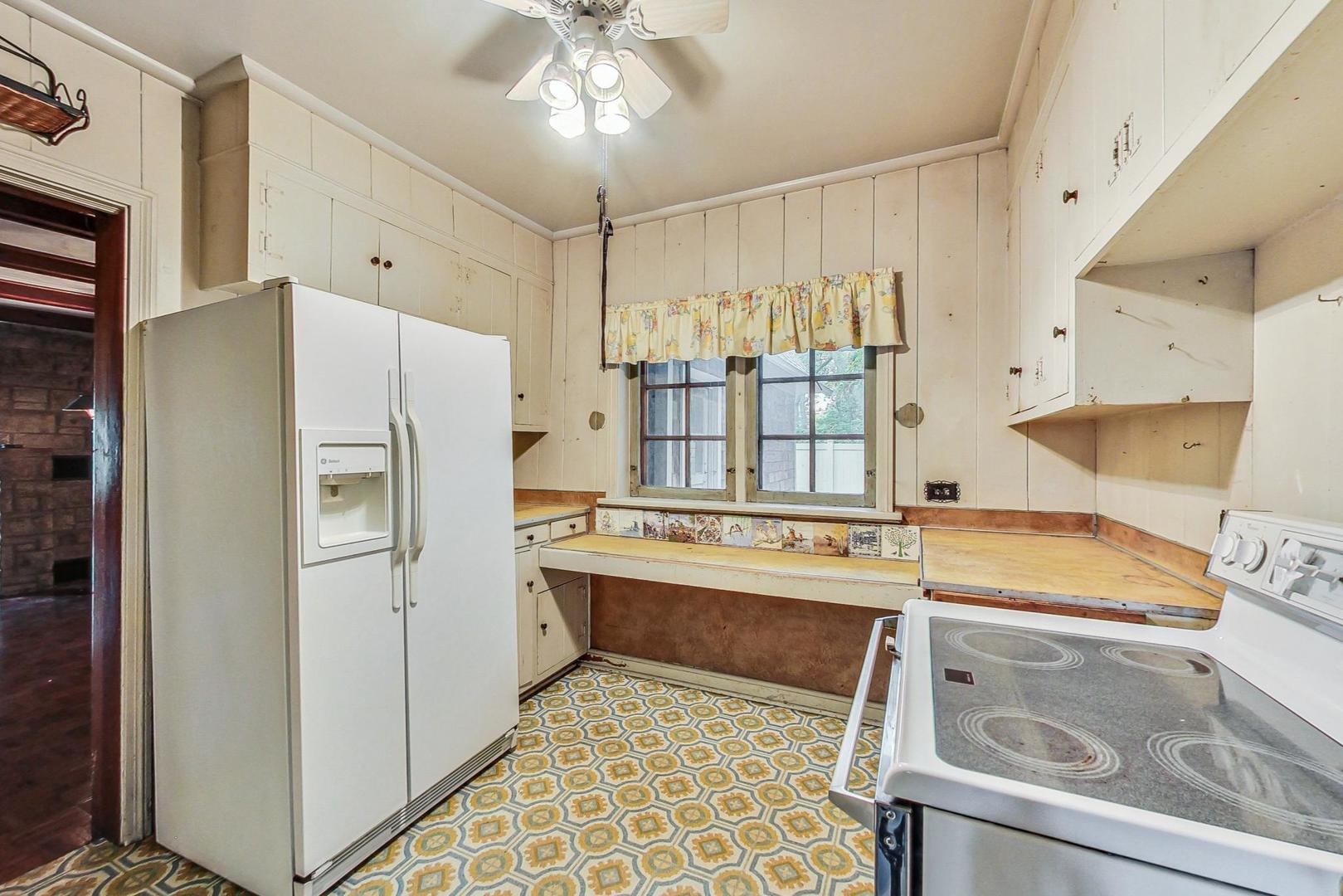 2161 W 116th Place