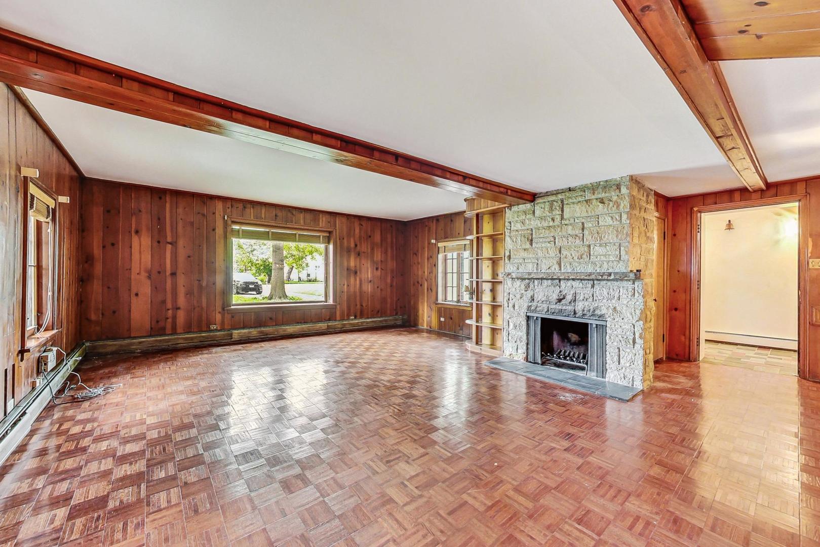 2161 W 116th Place