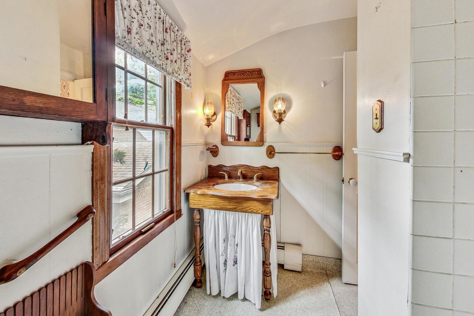 2161 W 116th Place
