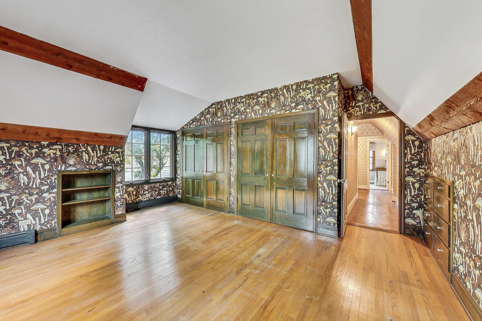 2161 W 116th Place