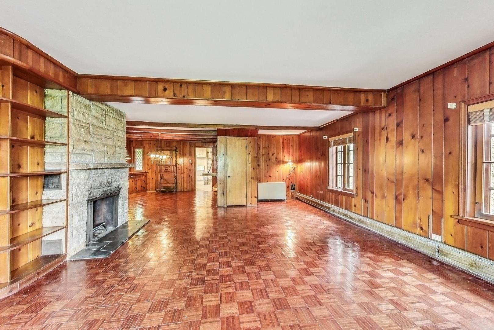 2161 W 116th Place
