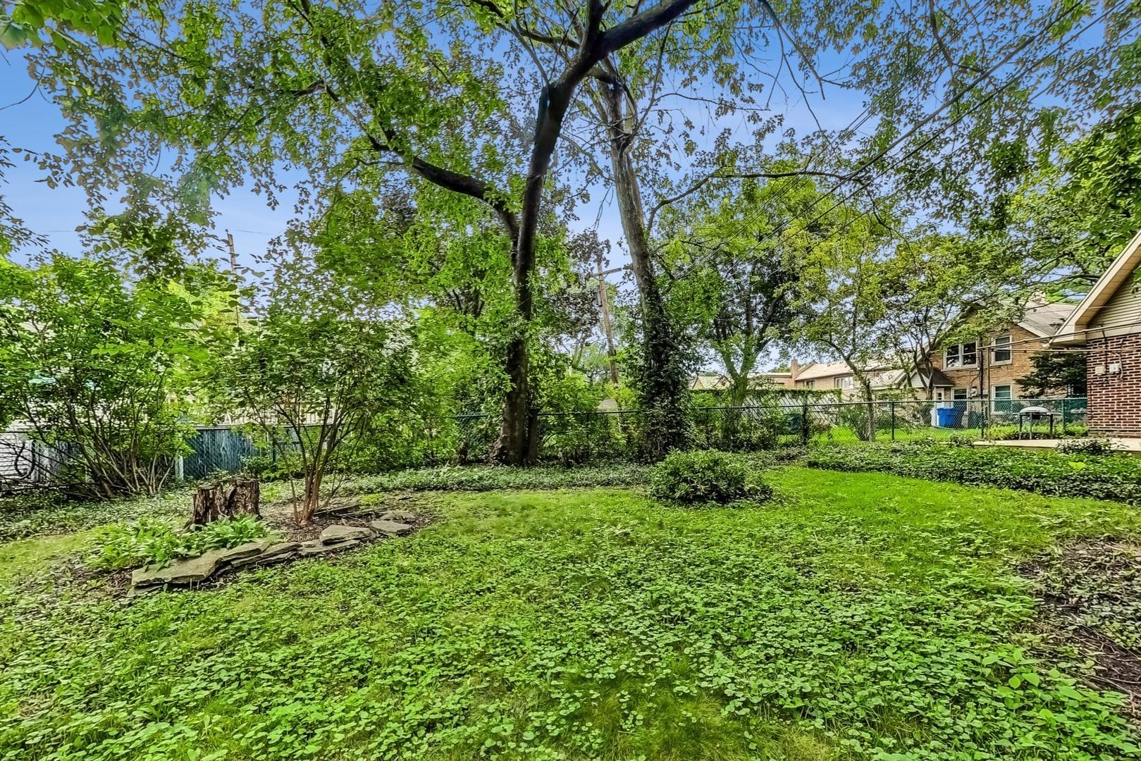2161 W 116th Place