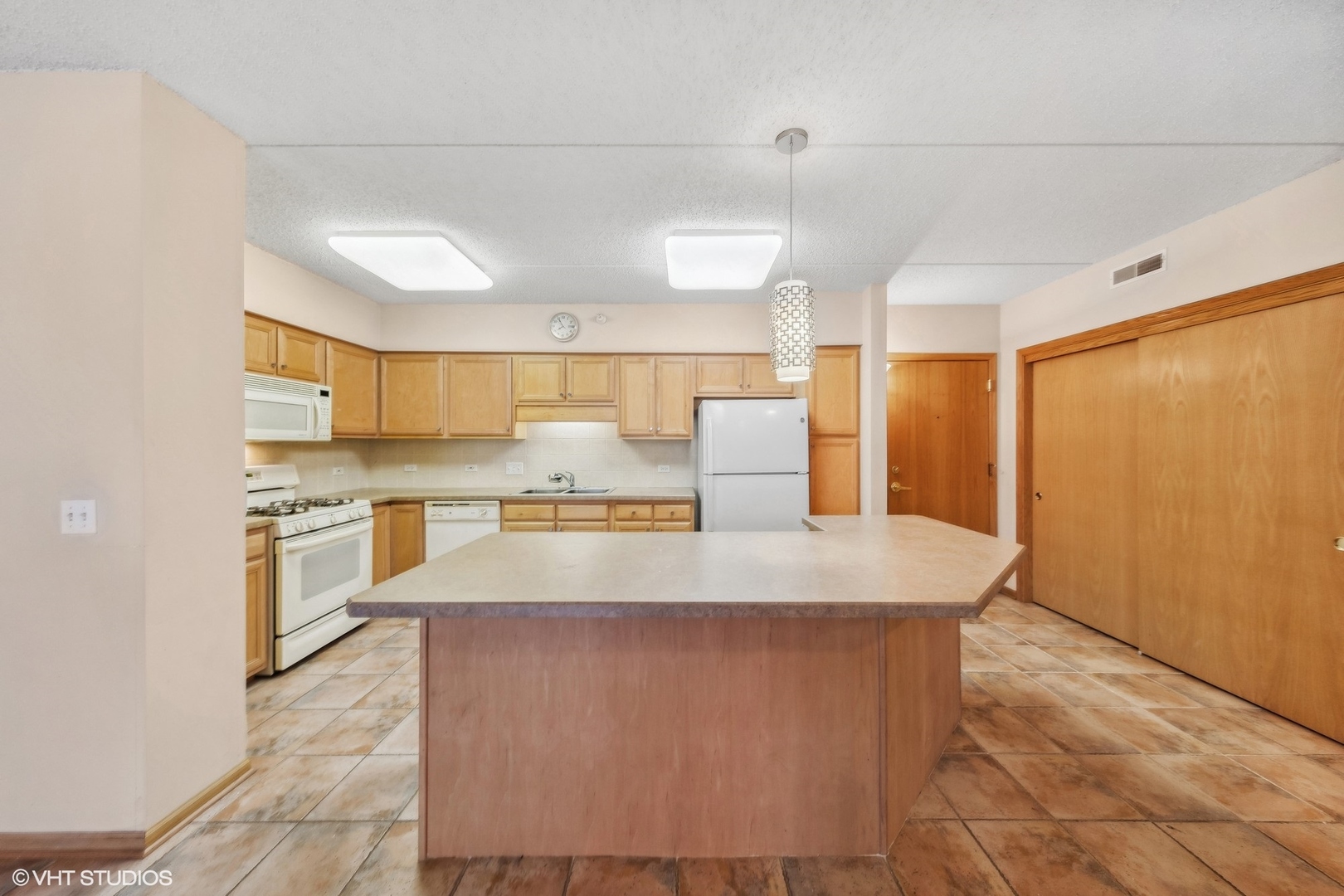 770 Pearson Street Unit: 2-502