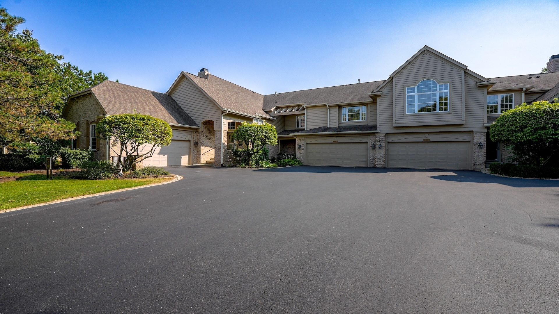 11043 Edgebrook Lane