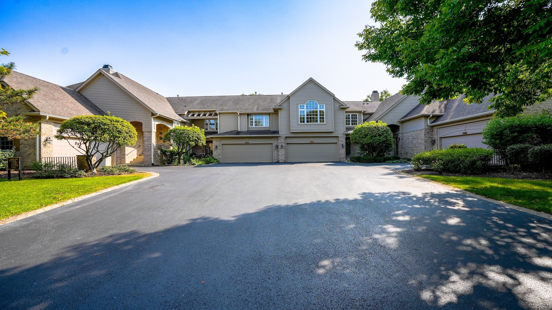 11043 Edgebrook Lane