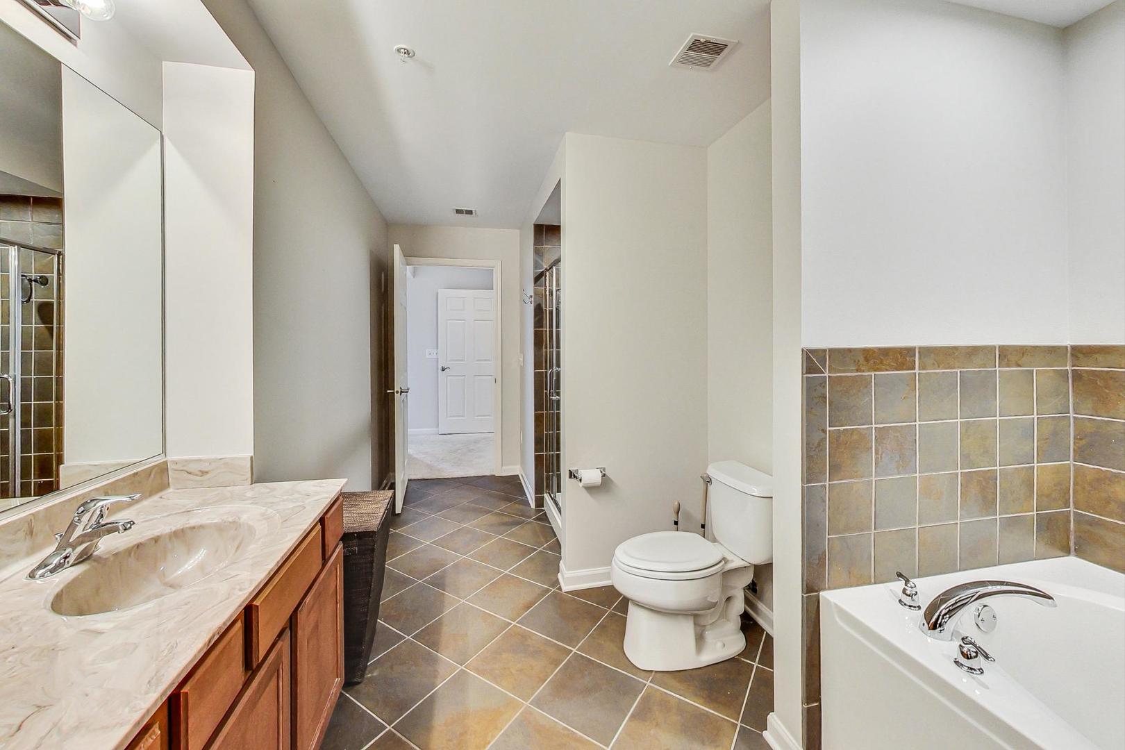 6420 Double Eagle Drive Unit: 712