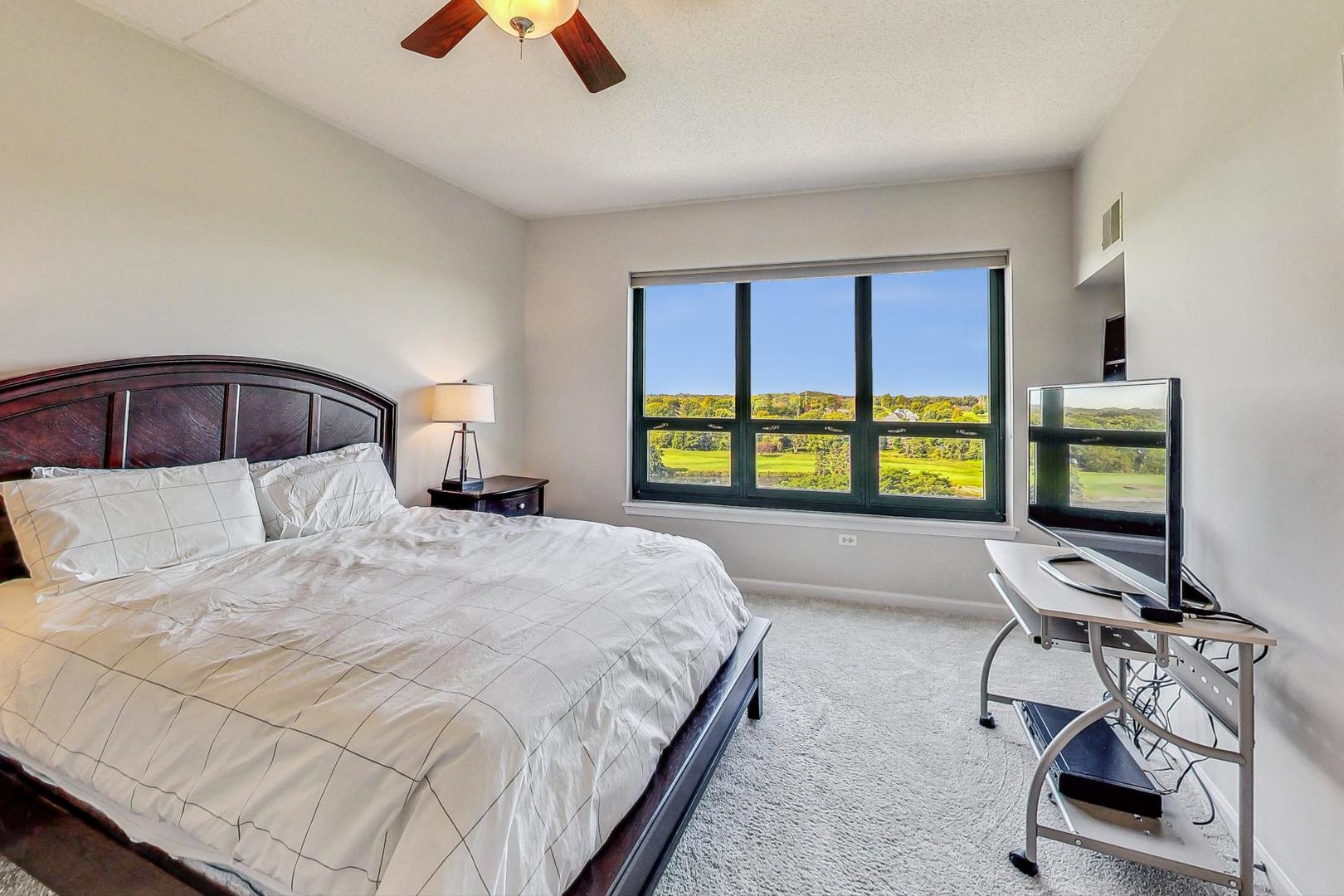 6420 Double Eagle Drive Unit: 712
