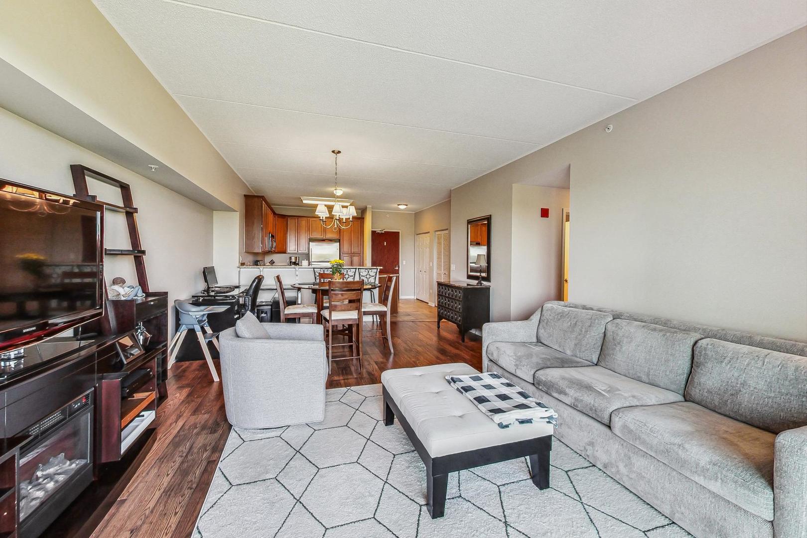 6420 Double Eagle Drive Unit: 712