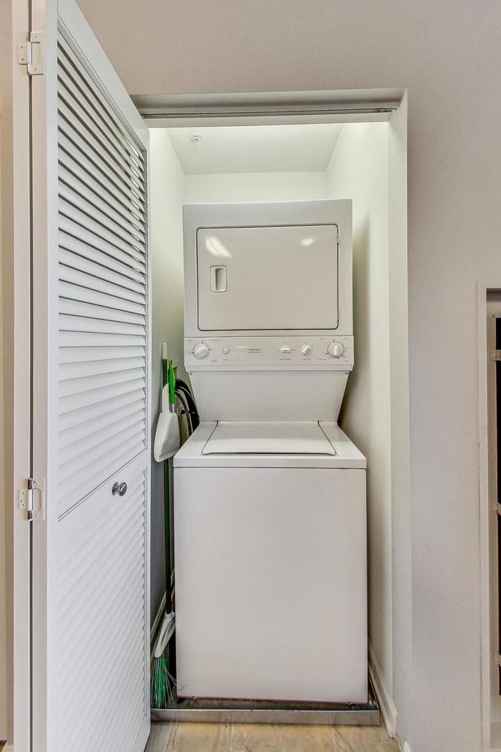 6420 Double Eagle Drive Unit: 712