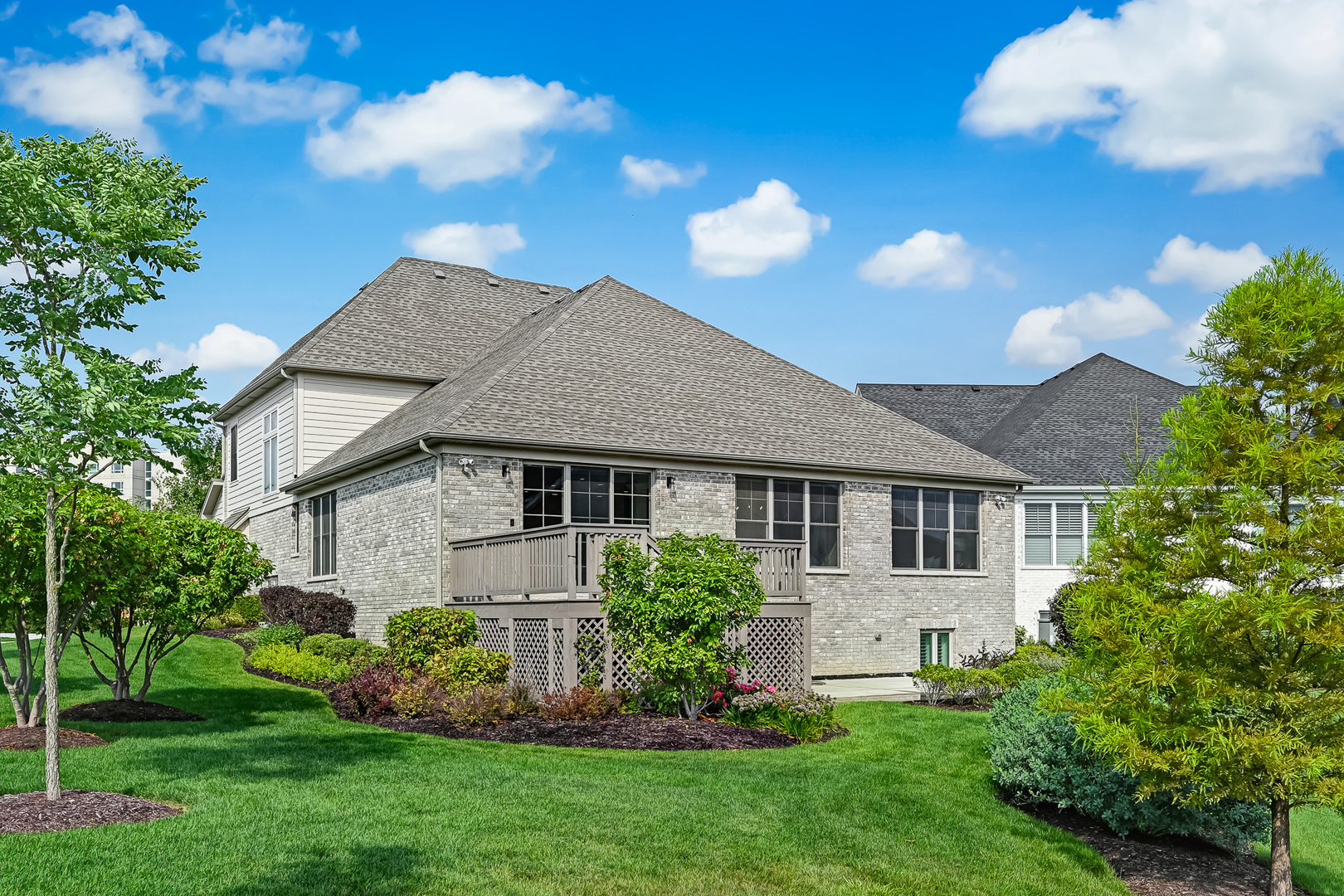 7344 Lakeside Circle
