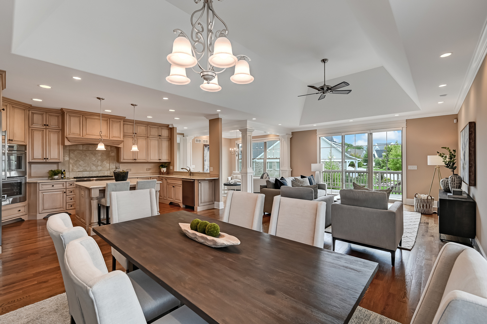 7344 Lakeside Circle