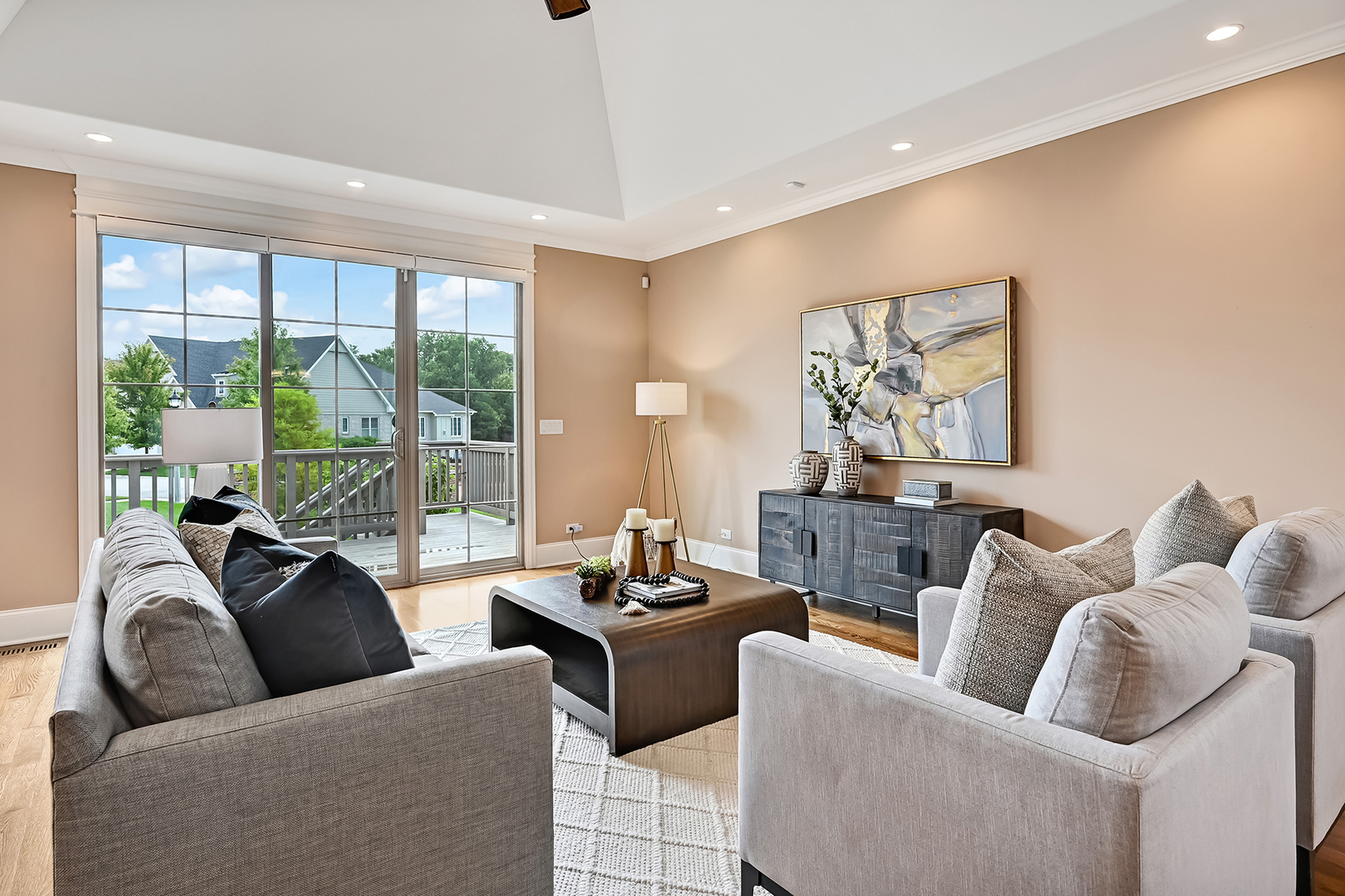 7344 Lakeside Circle