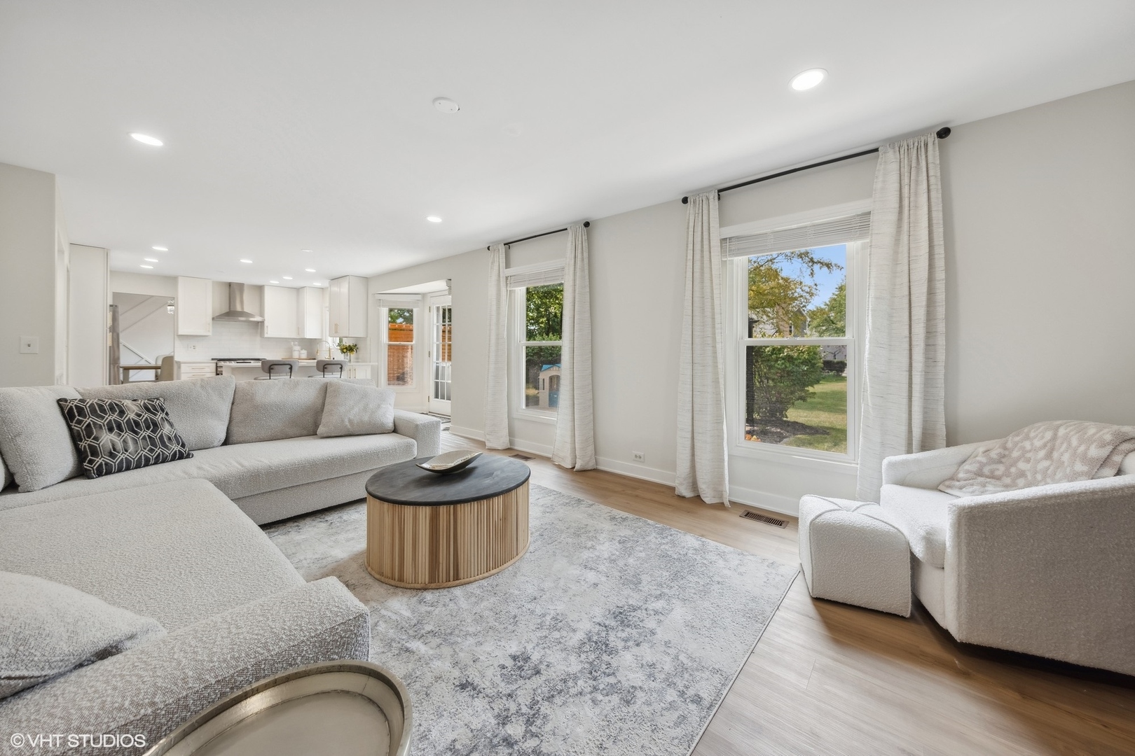 3313 Blackhawk Trail
