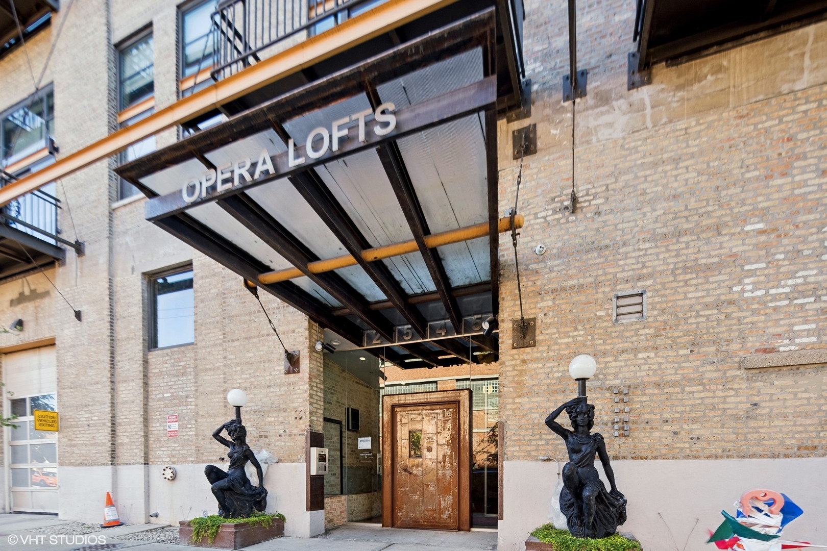 2545 S DEARBORN Street Unit: 329