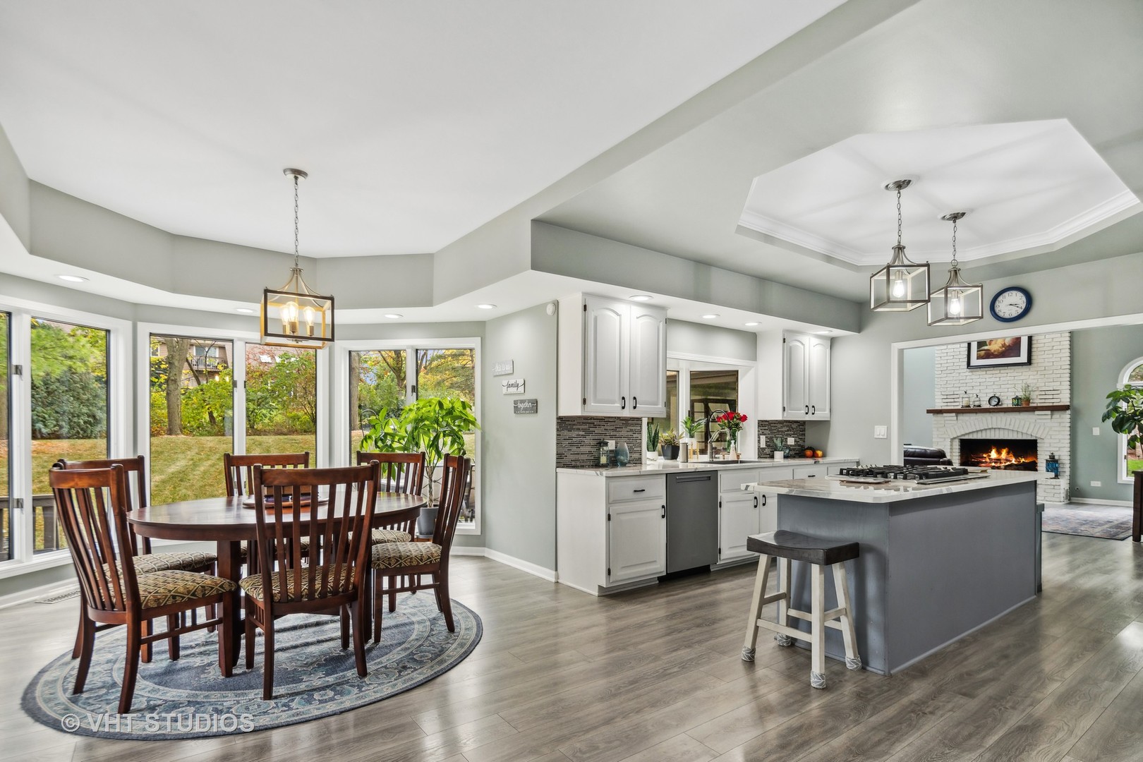 2 Hunter Court