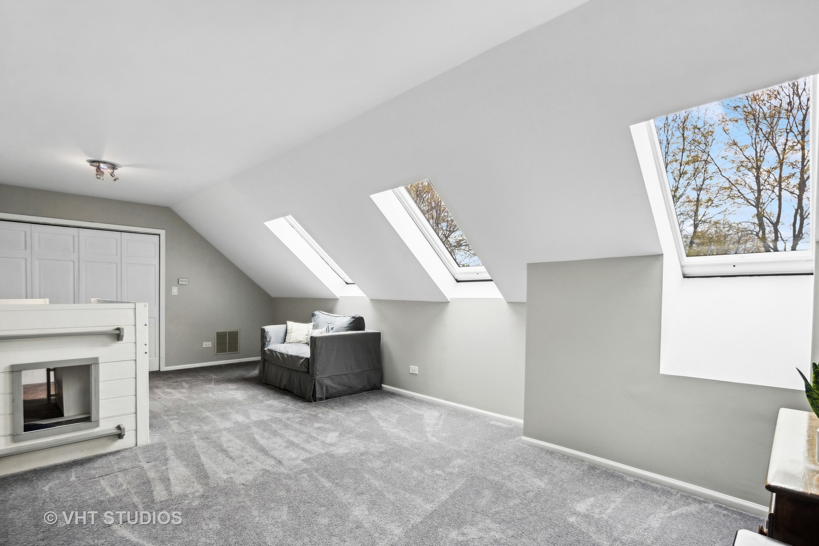 2 Hunter Court