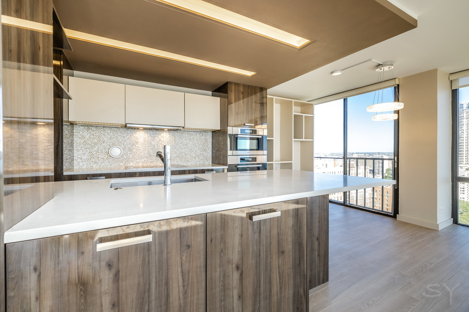 345 W Fullerton Parkway Unit: 2801