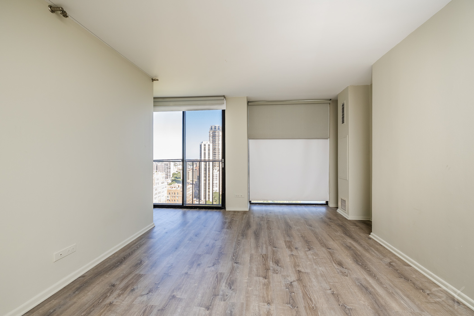 345 W Fullerton Parkway Unit: 2801