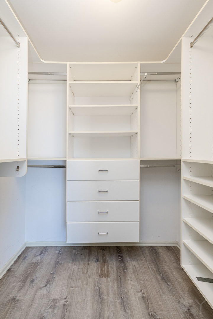 345 W Fullerton Parkway Unit: 2801