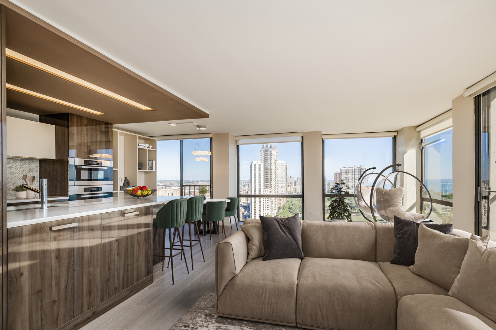 345 W Fullerton Parkway Unit: 2801