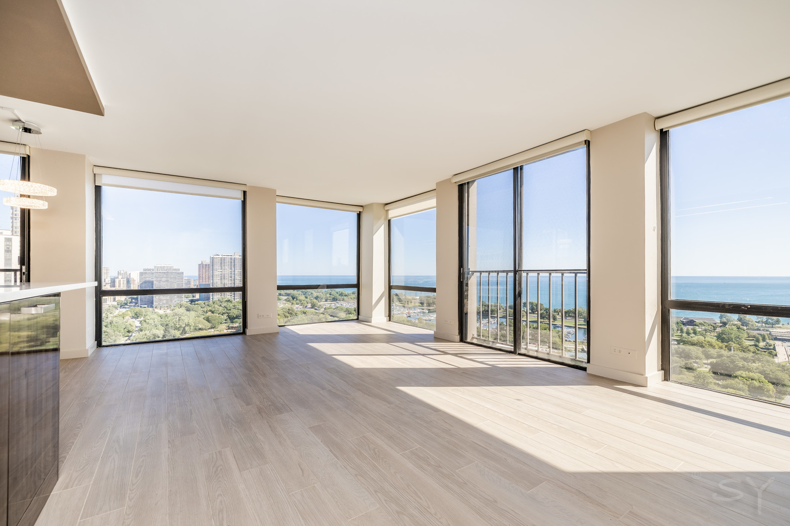 345 W Fullerton Parkway Unit: 2801