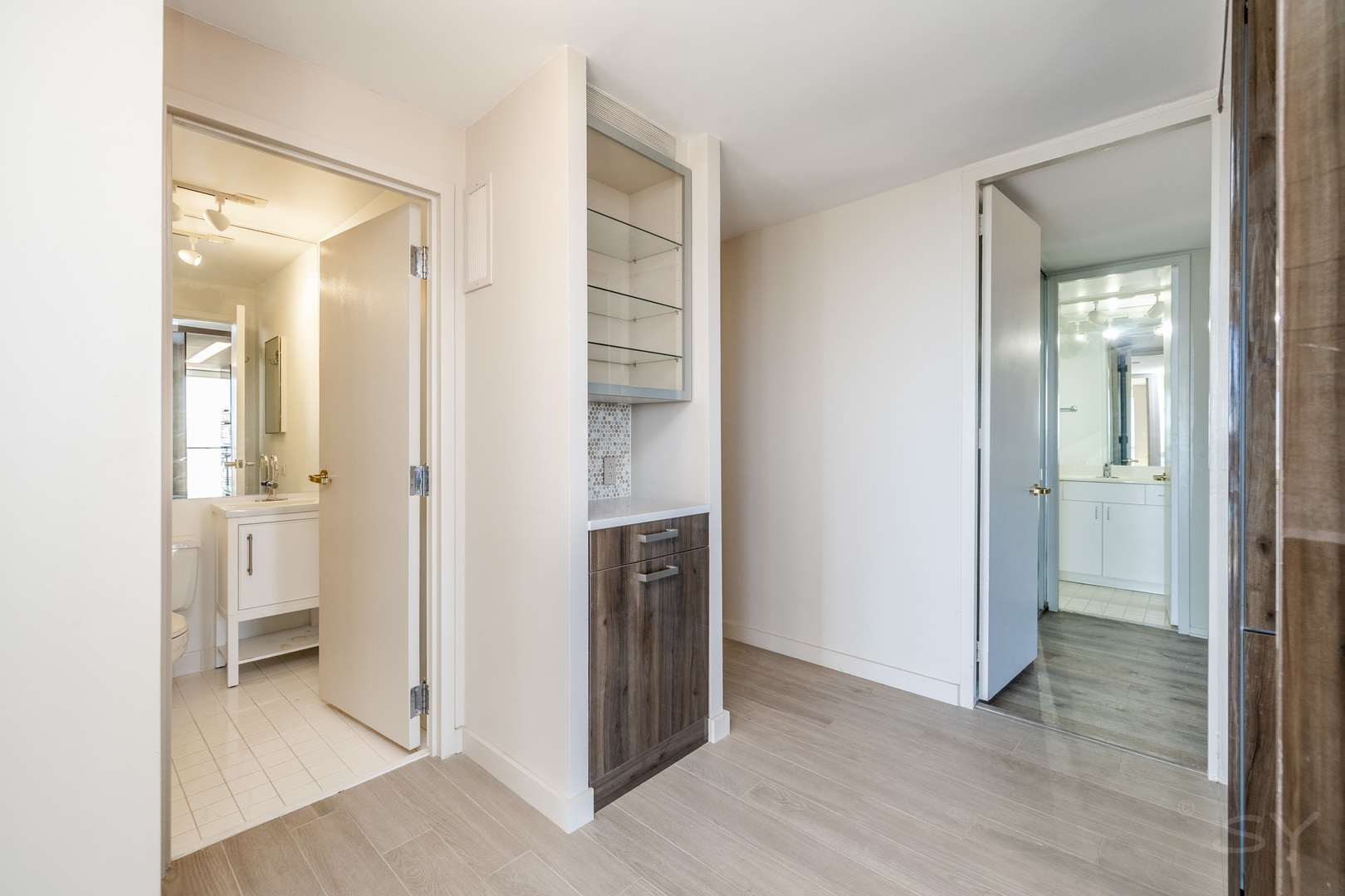 345 W Fullerton Parkway Unit: 2801