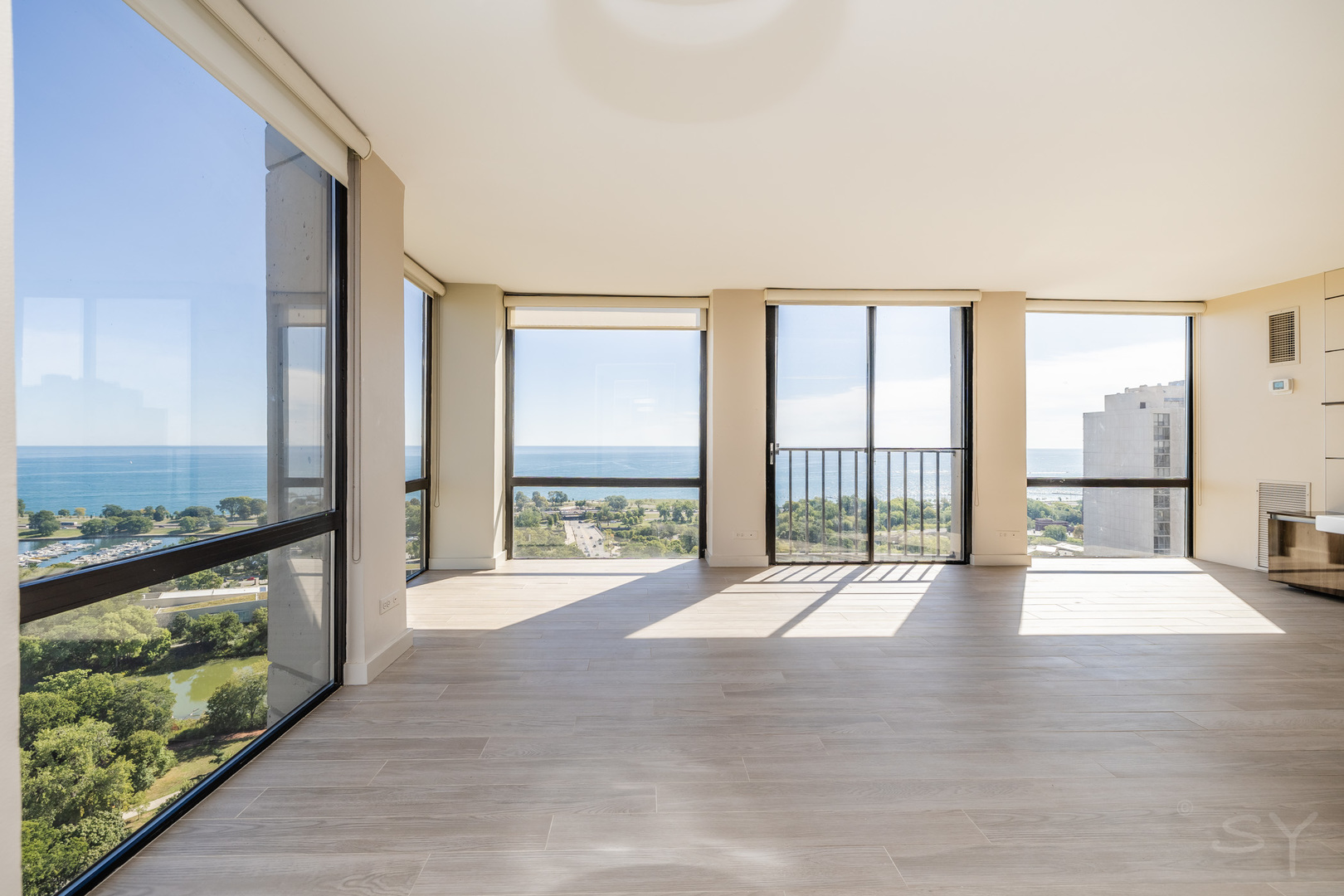 345 W Fullerton Parkway Unit: 2801